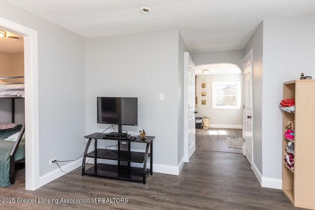 412 N Scott Drive, Farwell, MI 48622