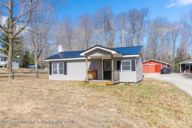 412 N Scott Drive, Farwell, MI 48622