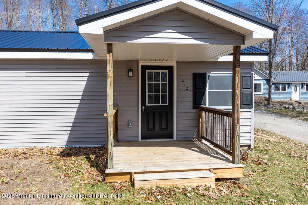 412 N Scott Drive, Farwell, MI 48622