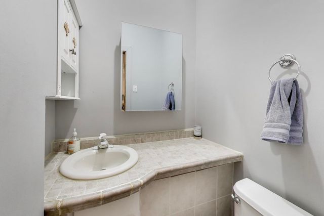 2527 N Ashland Avenue, Chicago, IL 60614