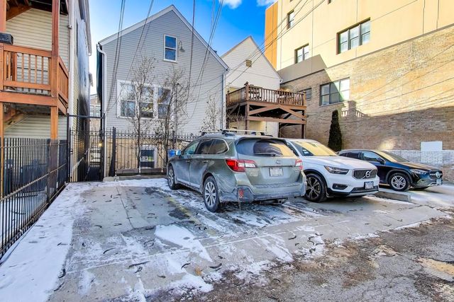 2527 N Ashland Avenue, Chicago, IL 60614