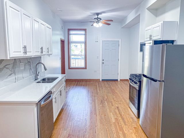 1144 W 17th Street 1R, Chicago, IL 60608