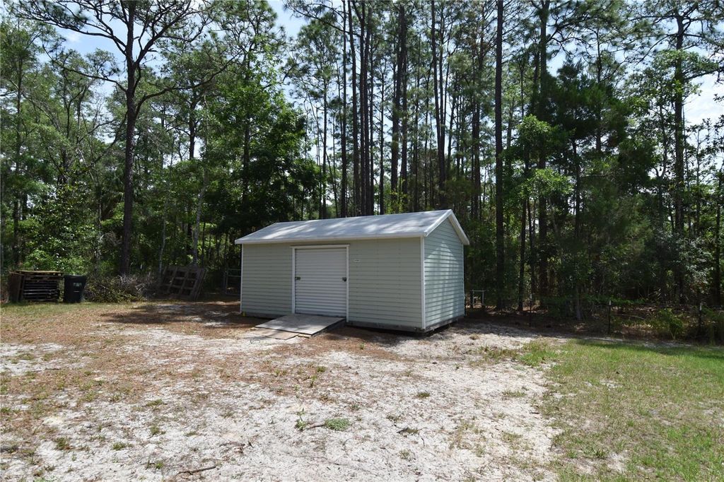Image 30 of property listing at 14241 RAVINE AVENUE, Weeki Wachee, FL 34614