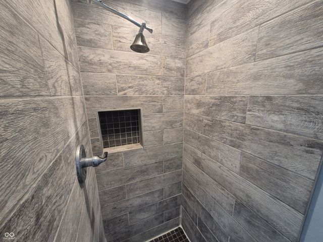 9270 Budd Run Drive, Indianapolis, IN 46250