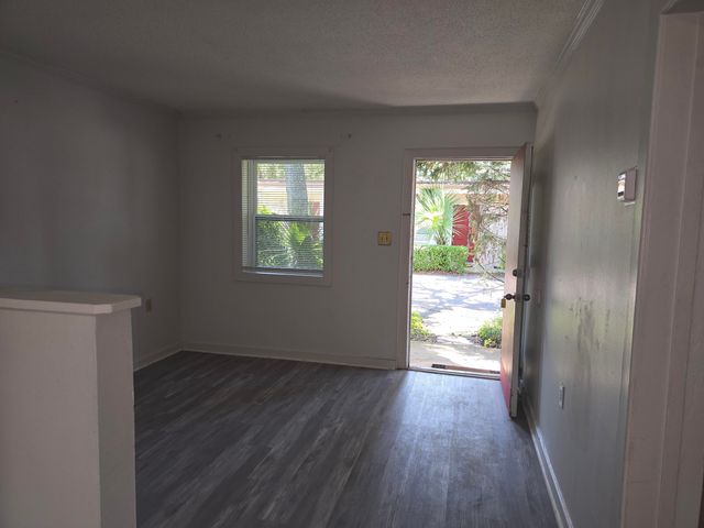 551 E MIRACLE STRIP Parkway, 7, Mary Esther, FL 32569