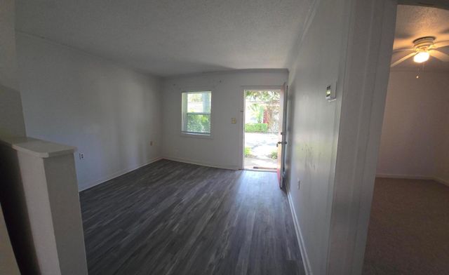 551 E MIRACLE STRIP Parkway, 7, Mary Esther, FL 32569