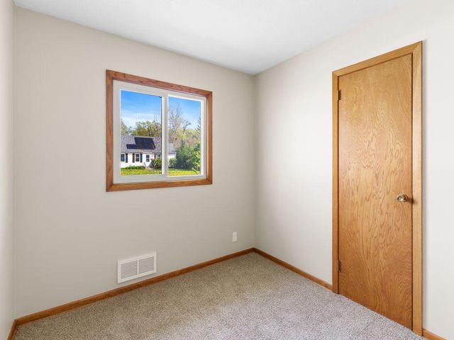 1611 E 87th Street, Bloomington, MN 55425