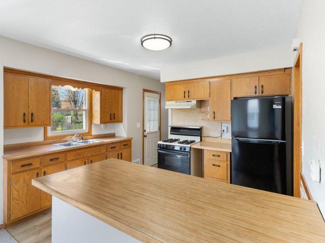 1611 E 87th Street, Bloomington, MN 55425
