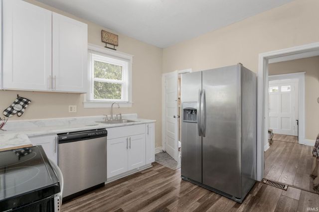 110 W 7th Street, Mishawaka, IN 46544