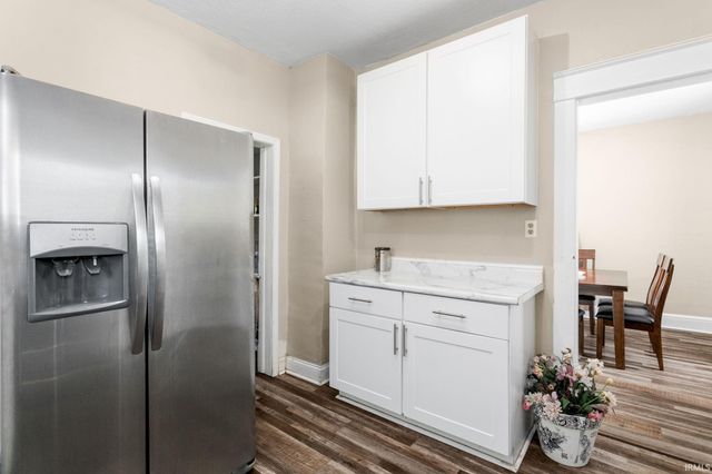 110 W 7th Street, Mishawaka, IN 46544