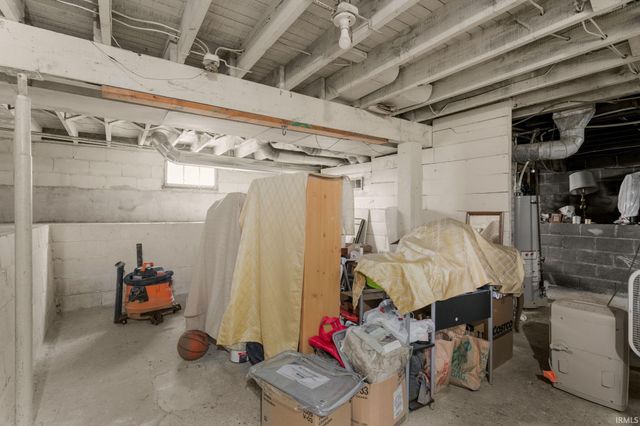 110 W 7th Street, Mishawaka, IN 46544