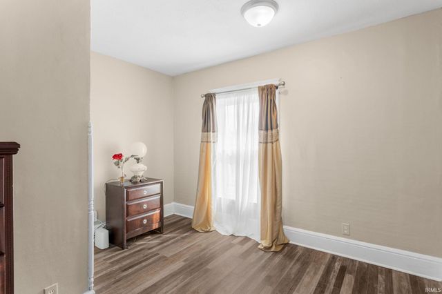 110 W 7th Street, Mishawaka, IN 46544