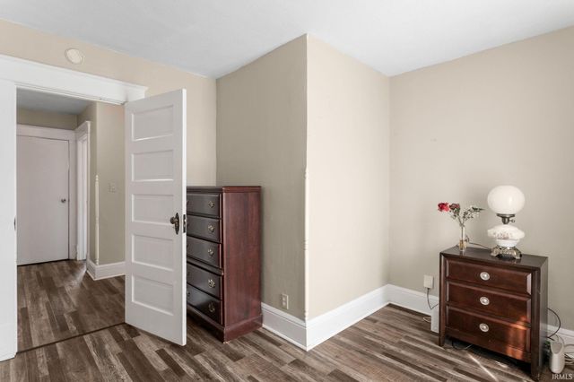110 W 7th Street, Mishawaka, IN 46544