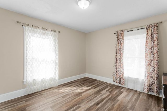 110 W 7th Street, Mishawaka, IN 46544