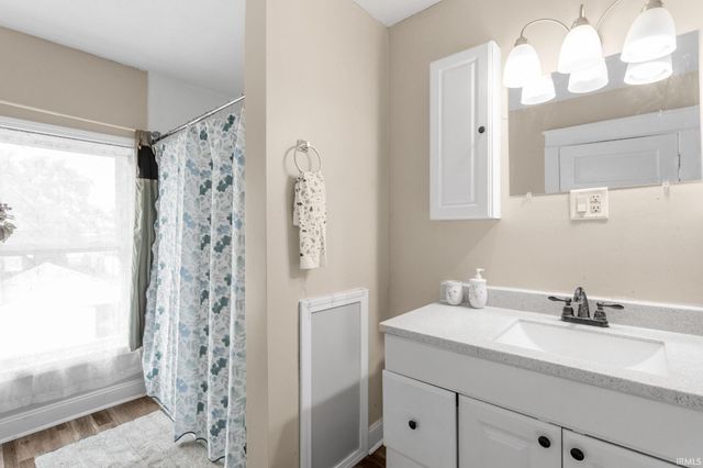 110 W 7th Street, Mishawaka, IN 46544