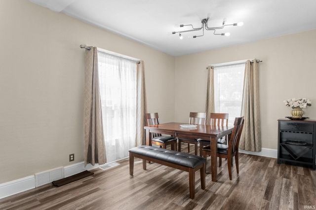 110 W 7th Street, Mishawaka, IN 46544