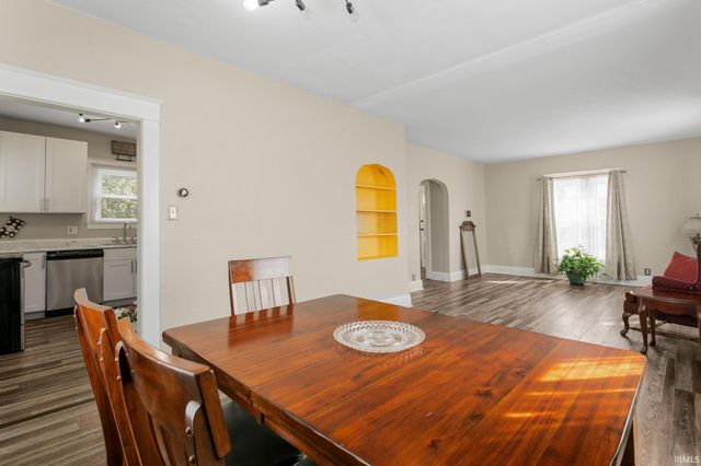 110 W 7th Street, Mishawaka, IN 46544