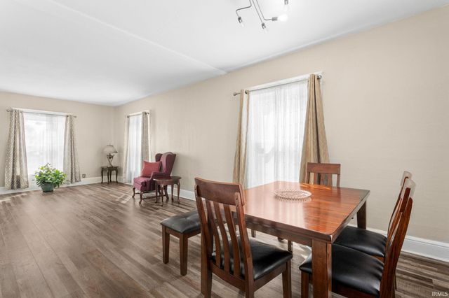 110 W 7th Street, Mishawaka, IN 46544
