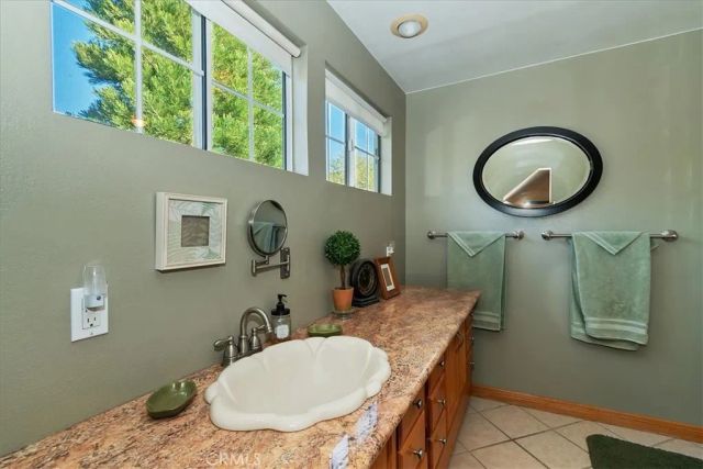 23723 Hillside, Crestline, CA 92325