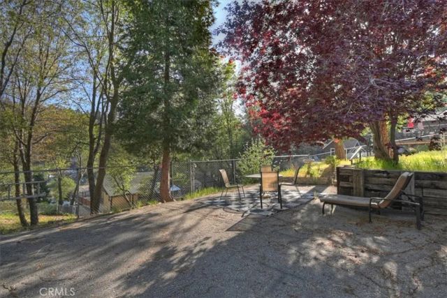 23723 Hillside, Crestline, CA 92325