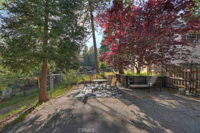 23723 Hillside, Crestline, CA 92325