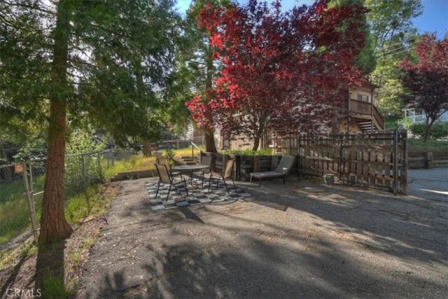23723 Hillside, Crestline, CA 92325