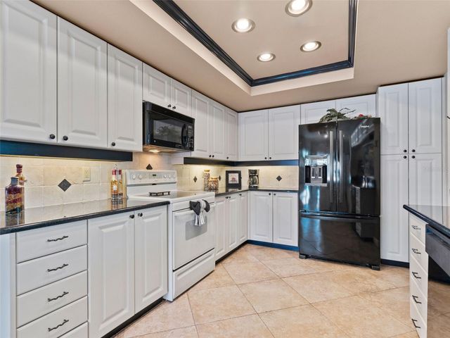 4830 LONGWATER WAY, Tampa, FL 33615