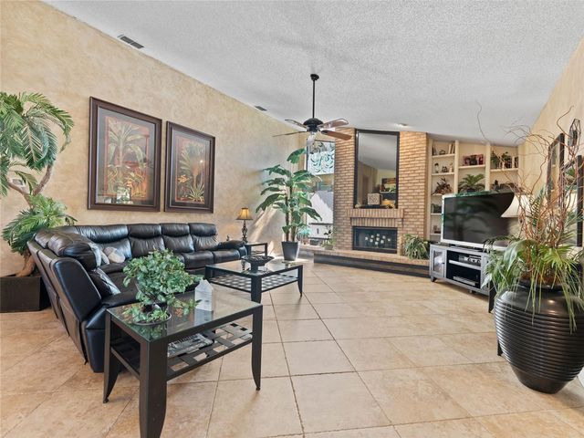 4830 LONGWATER WAY, Tampa, FL 33615