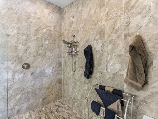 4830 LONGWATER WAY, Tampa, FL 33615