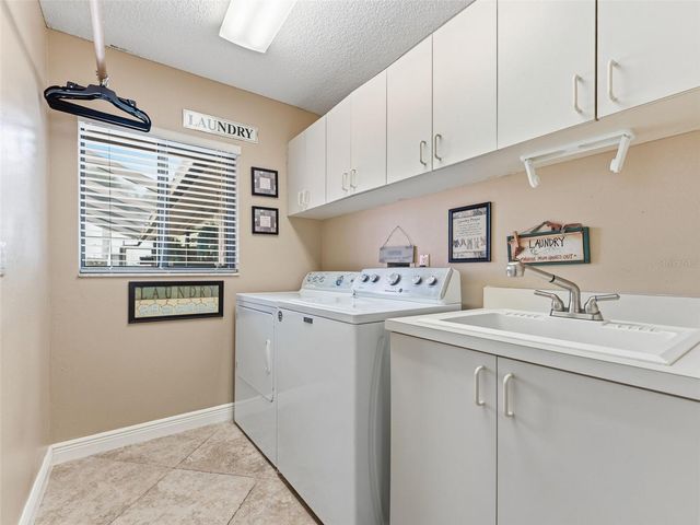 4830 LONGWATER WAY, Tampa, FL 33615