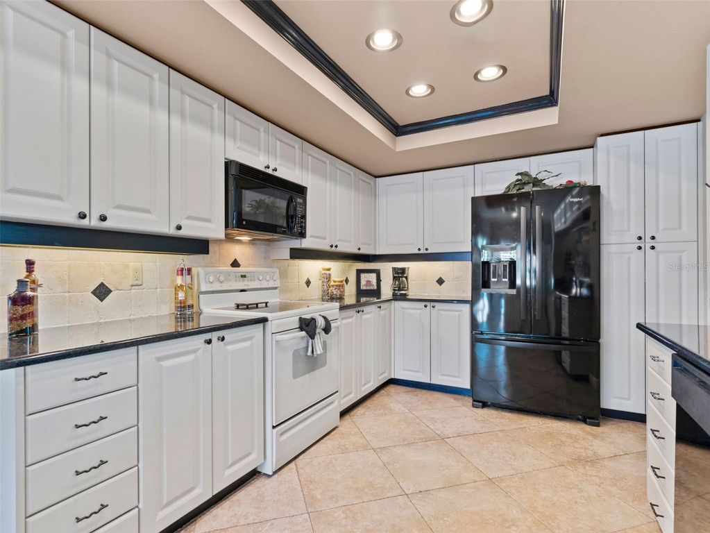 Image 12 of property listing at 4830 LONGWATER WAY, Tampa, FL 33615