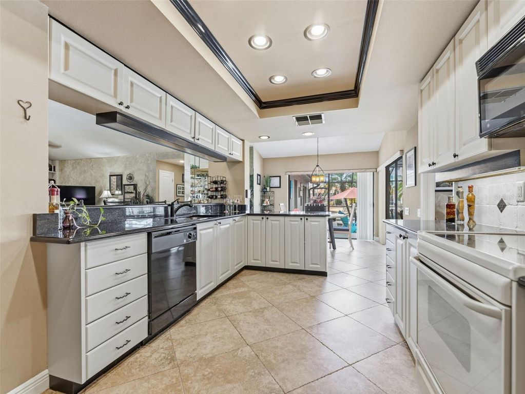 Image 14 of property listing at 4830 LONGWATER WAY, Tampa, FL 33615