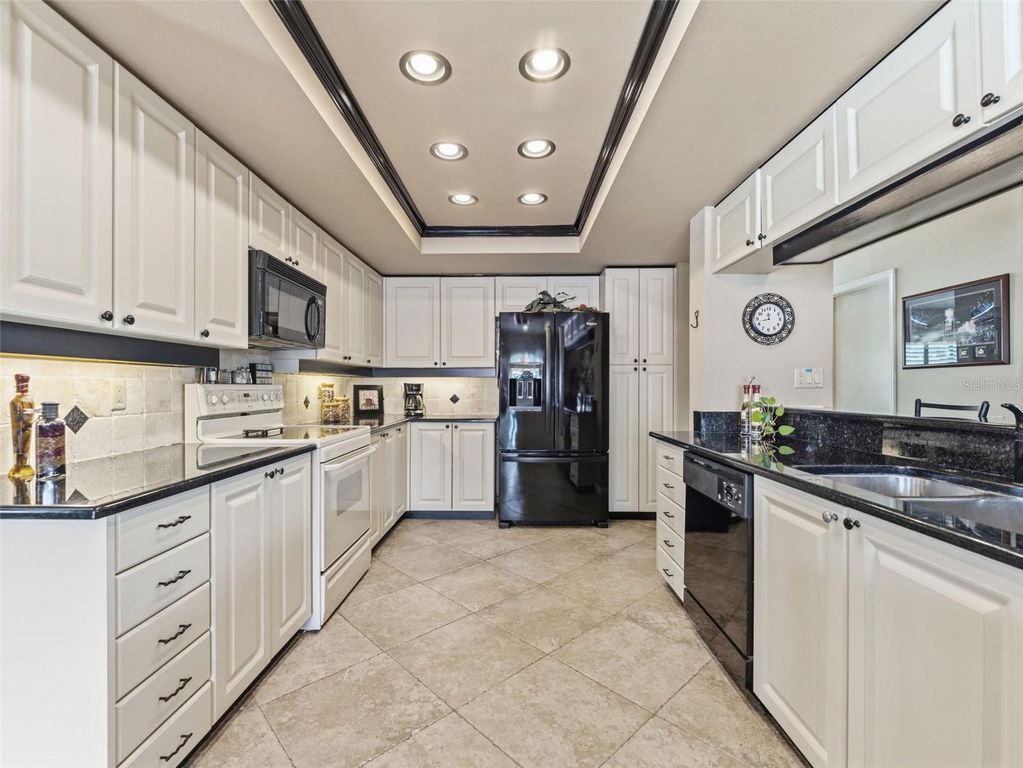 Image 15 of property listing at 4830 LONGWATER WAY, Tampa, FL 33615