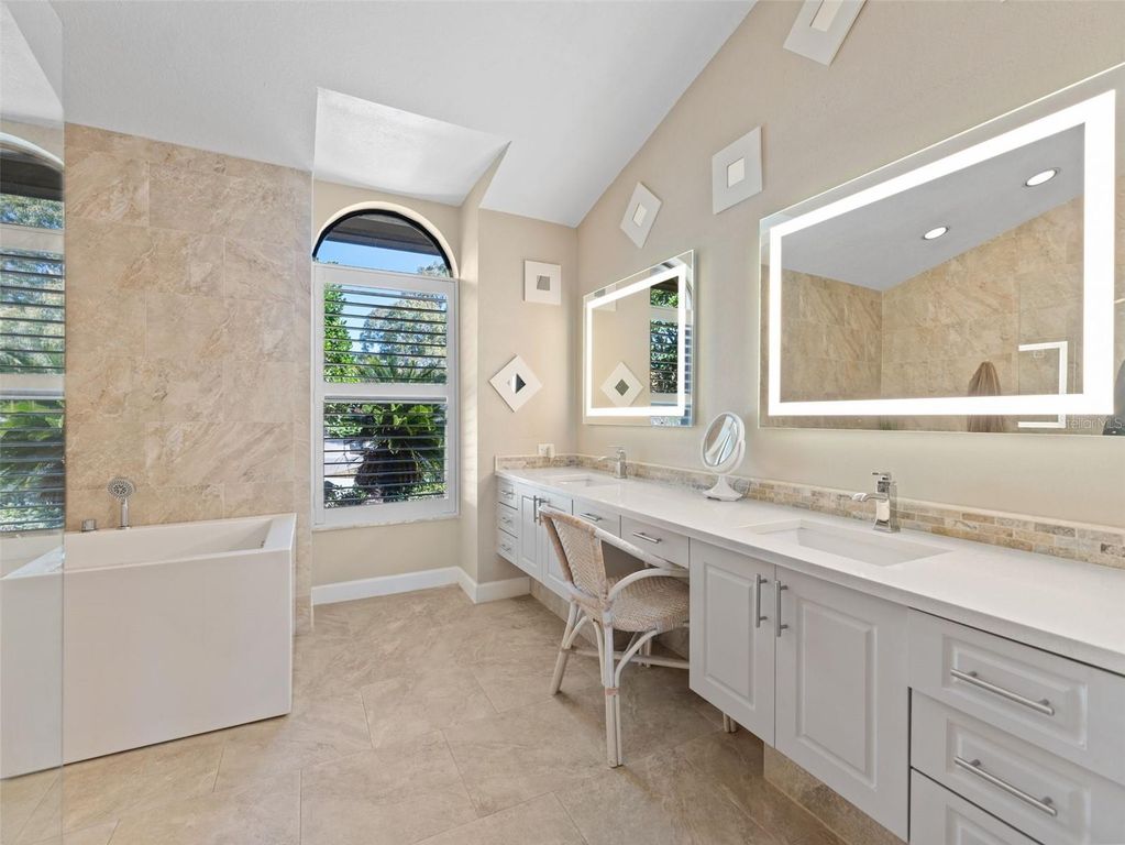 Image 25 of property listing at 4830 LONGWATER WAY, Tampa, FL 33615