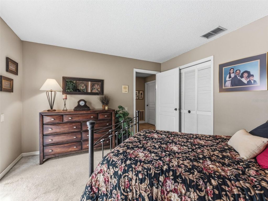 Image 31 of property listing at 4830 LONGWATER WAY, Tampa, FL 33615