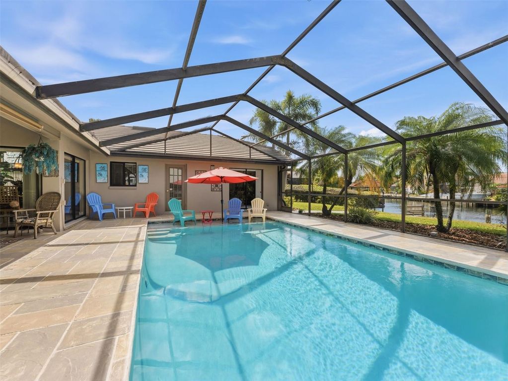 Image 40 of property listing at 4830 LONGWATER WAY, Tampa, FL 33615