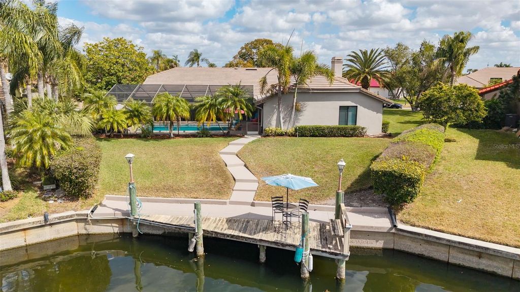 Image 46 of property listing at 4830 LONGWATER WAY, Tampa, FL 33615