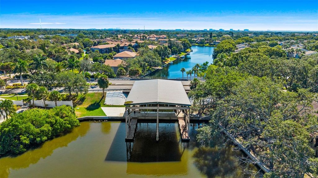 Image 60 of property listing at 4830 LONGWATER WAY, Tampa, FL 33615