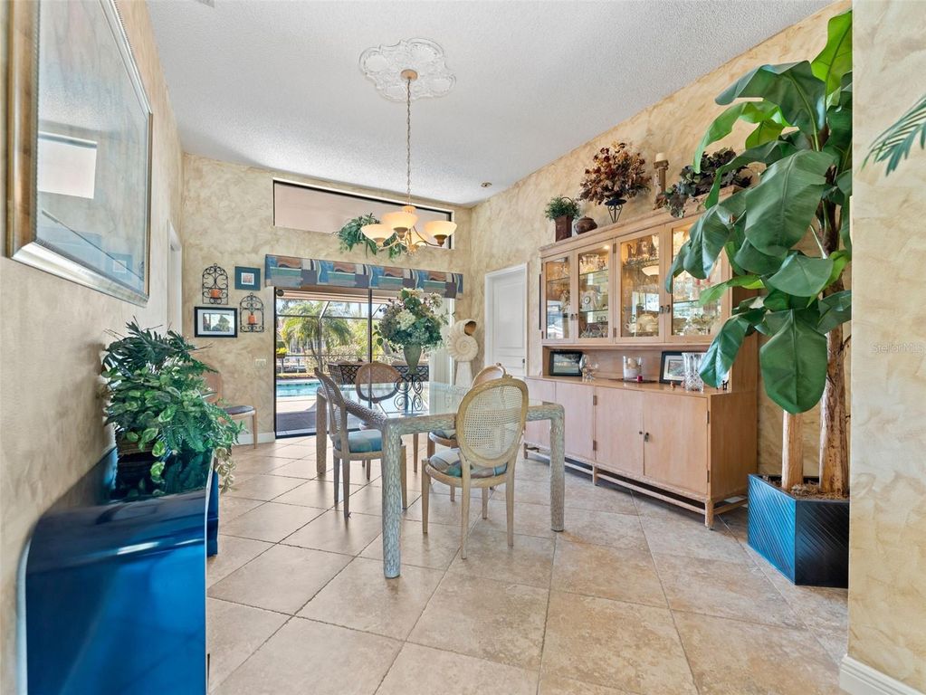 Image 10 of property listing at 4830 LONGWATER WAY, Tampa, FL 33615