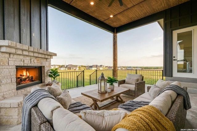 157 ESTATES DR, La Vernia, TX 78121