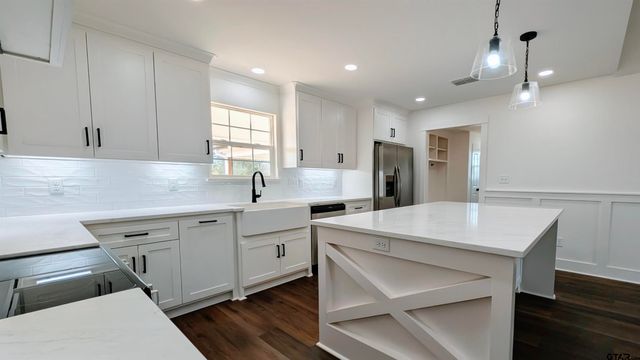 10374 CR 338, Lindale, TX 75771