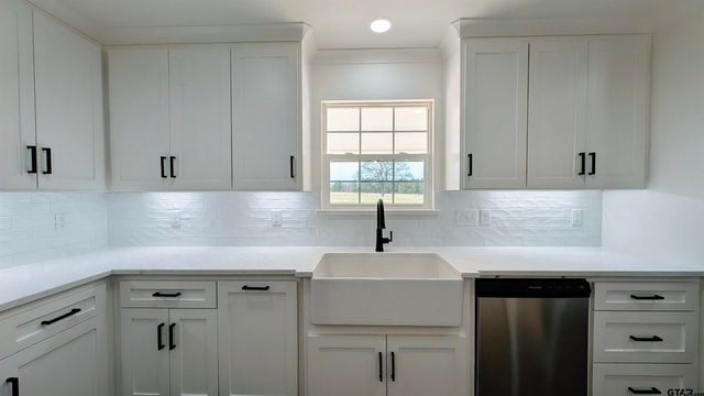 10374 CR 338, Lindale, TX 75771