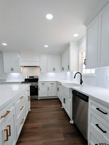 10374 CR 338, Lindale, TX 75771