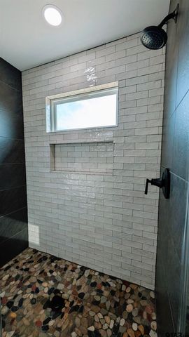 10374 CR 338, Lindale, TX 75771