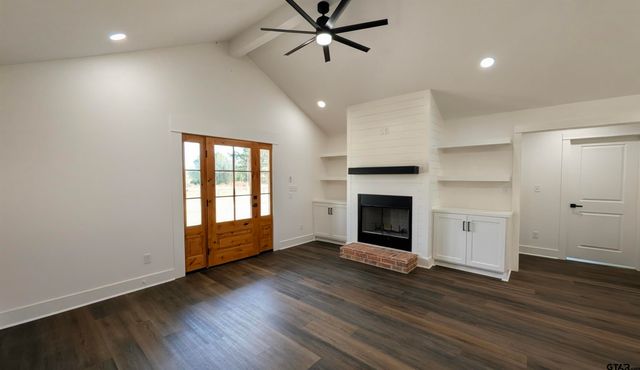 10374 CR 338, Lindale, TX 75771