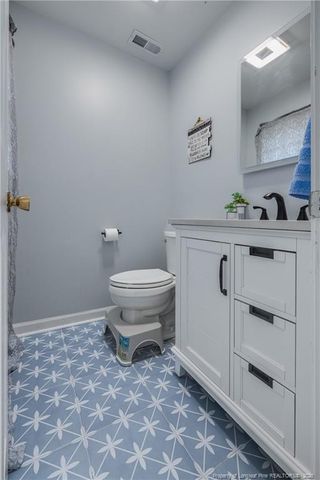 1250 Overhills Road, Linden, NC 28356