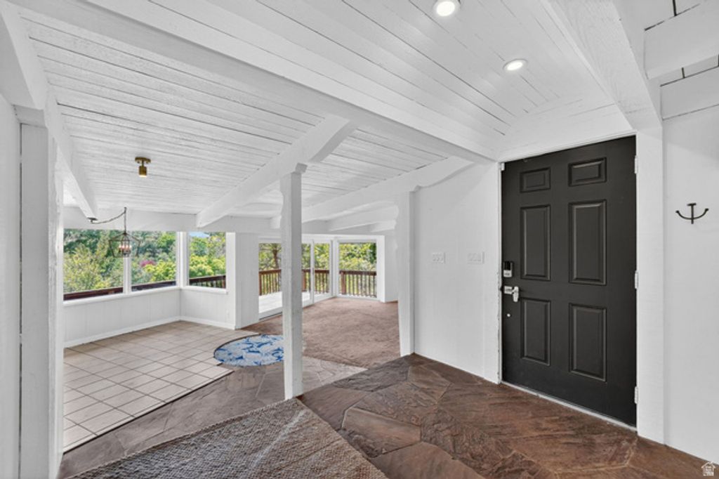 Image 4 of property listing at 3014 E MILLCREEK CANYON RD, Millcreek, UT 84109