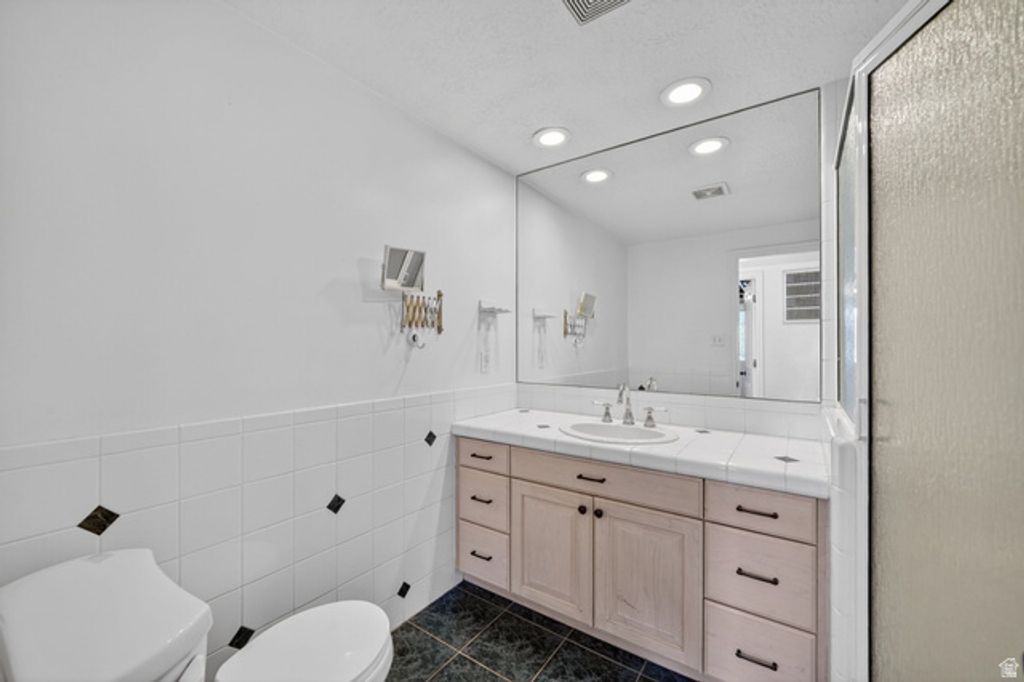 Image 37 of property listing at 3014 E MILLCREEK CANYON RD, Millcreek, UT 84109