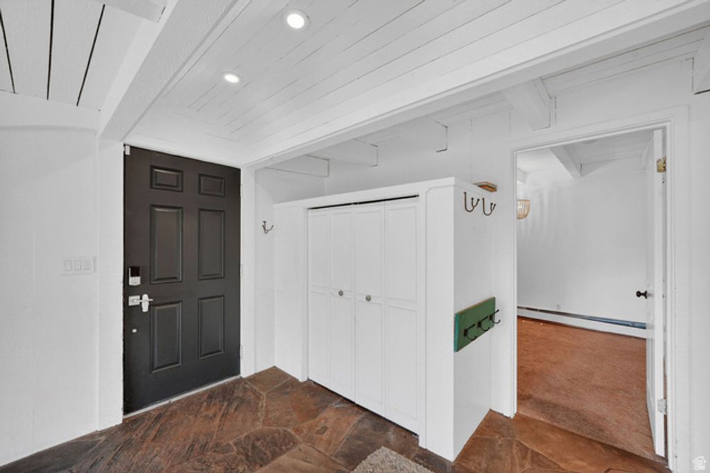 Image 5 of property listing at 3014 E MILLCREEK CANYON RD, Millcreek, UT 84109