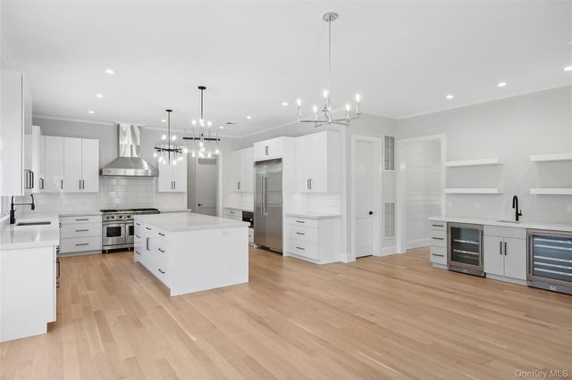 34 Old Main Road, Quogue, NY 11959